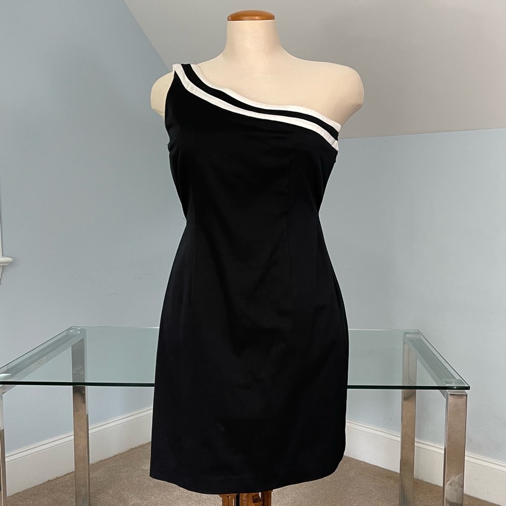 B Moss Cotton Black/White one shoulder Size 14